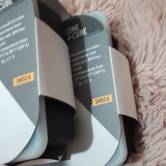 Bar ware set with big cube trays wine stoppers jiggers - Picture 6 of 6